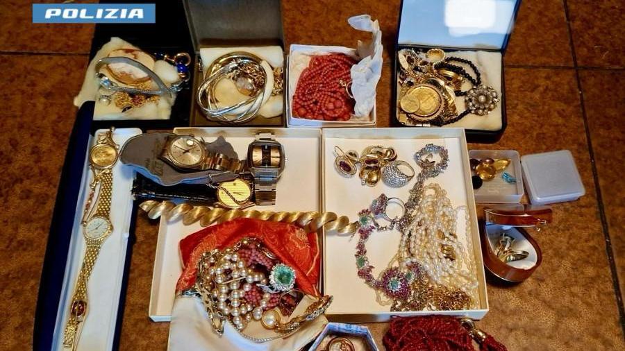 Finto carabiniere in azione: arrestato 19enne a Lucca