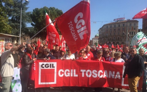 La Cgil scende in piazza per i manifestanti denunciati