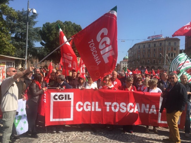 La Cgil scende in piazza per i manifestanti denunciati