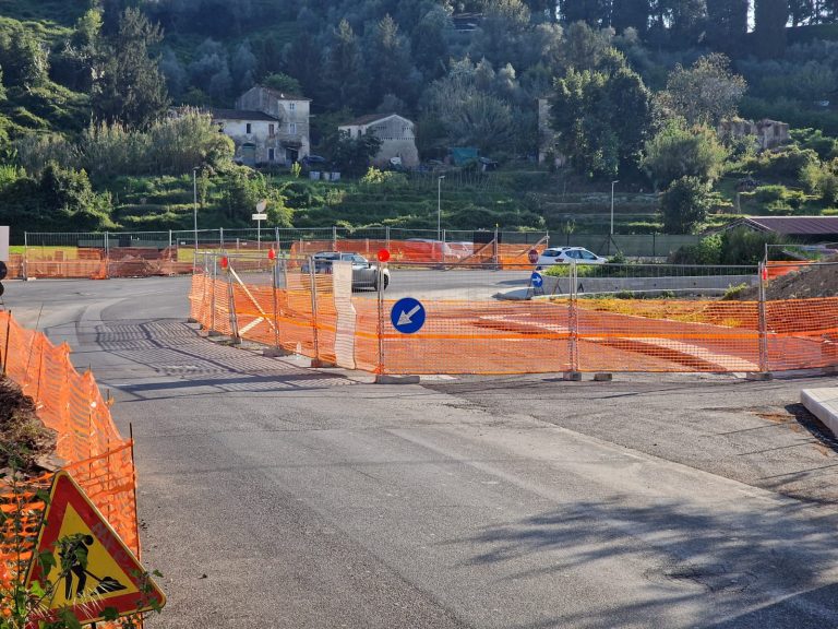 Riapre la rotatoria di Bonascola a Carrara, terminati i lavori di ristrutturazione
