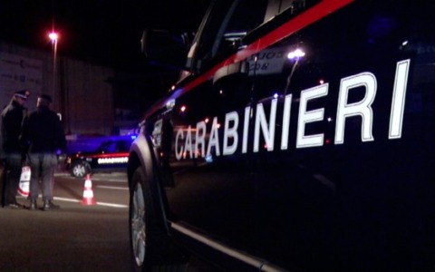 Due giovani fermati a Carrara: rapine con minacce e furto di un cane