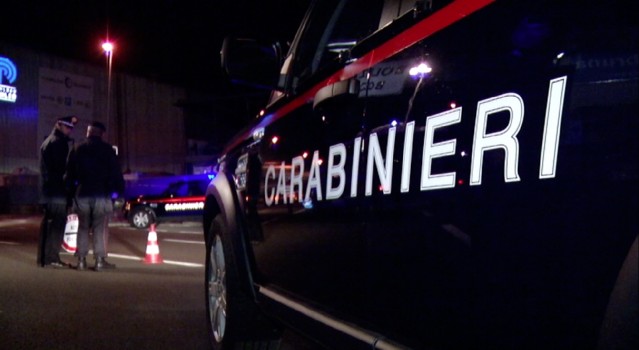 Due giovani fermati a Carrara: rapine con minacce e furto di un cane