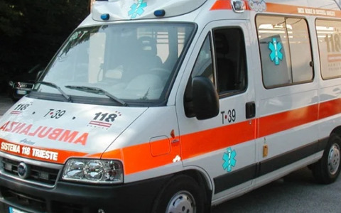 Scontro tra due auto a Massa: un uomo perde la vita