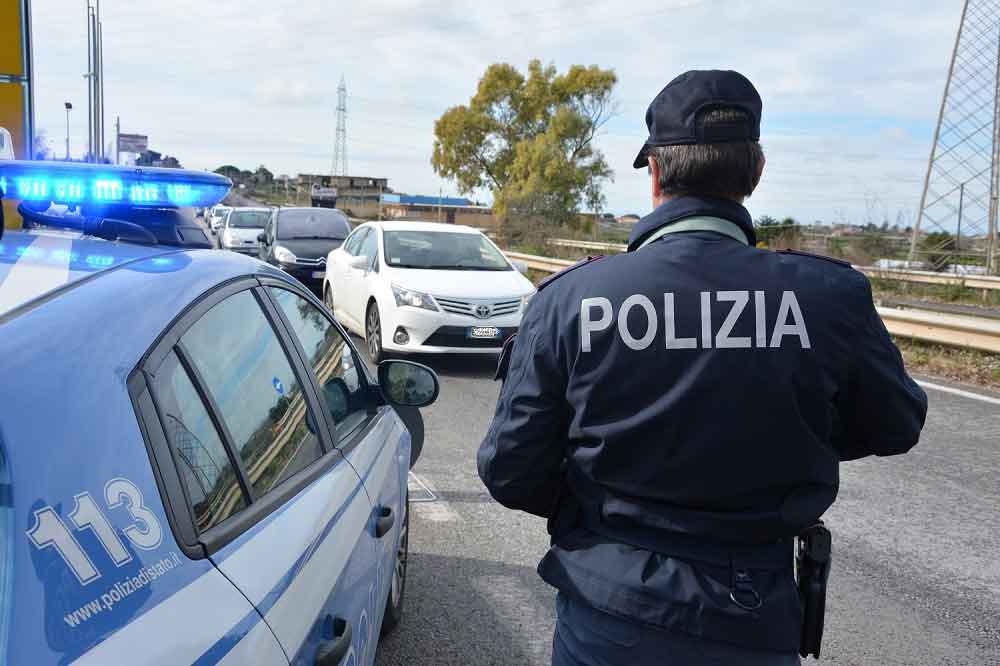 Scoperta una tonnellata di cocaina in un camion a Massa